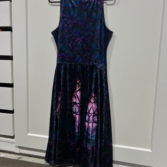 Window to the spirit realm - Picture 5 of 5